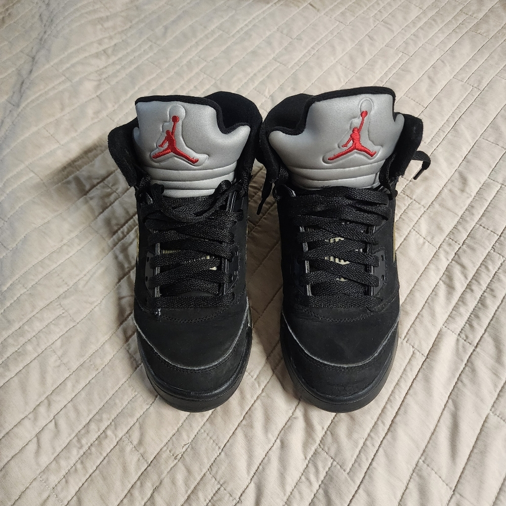 Air Jordan Black and Gray Sneakers - Picture 3 of 10